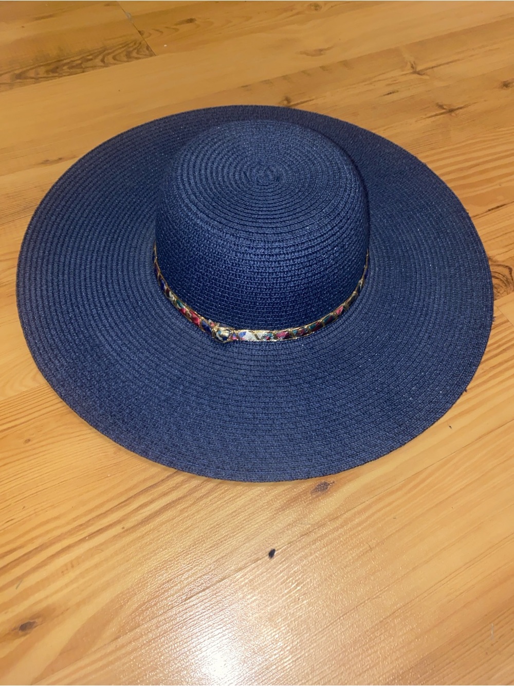 Wide-Brim Straw Sun Hat in Navy with Decorative Band